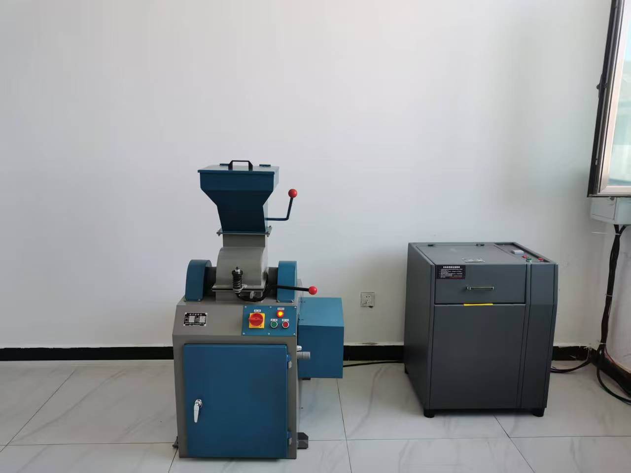 破碎缩分机、除尘制样机调试安装